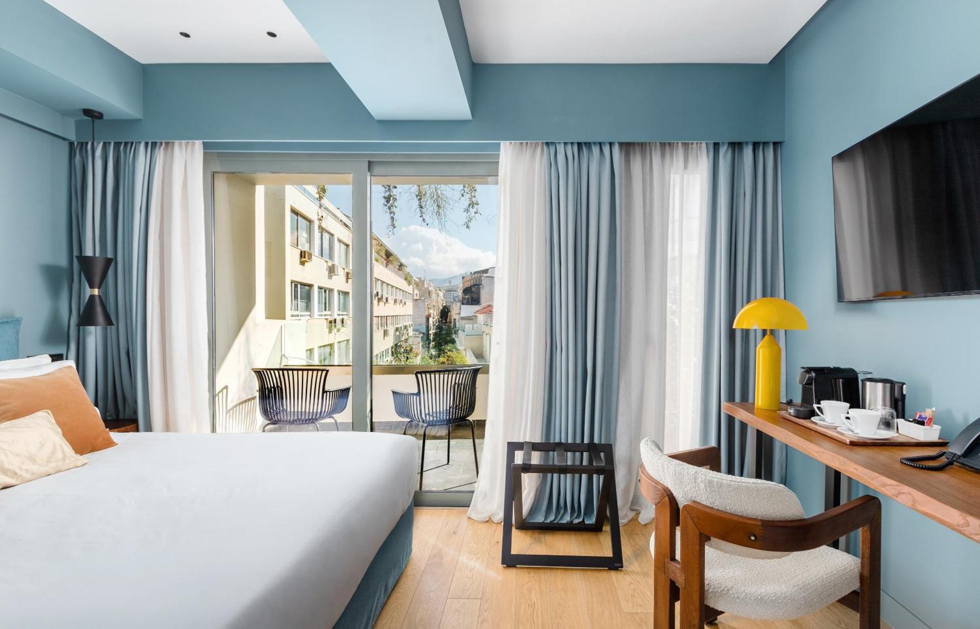 The Aiolou & Hotel Atenas